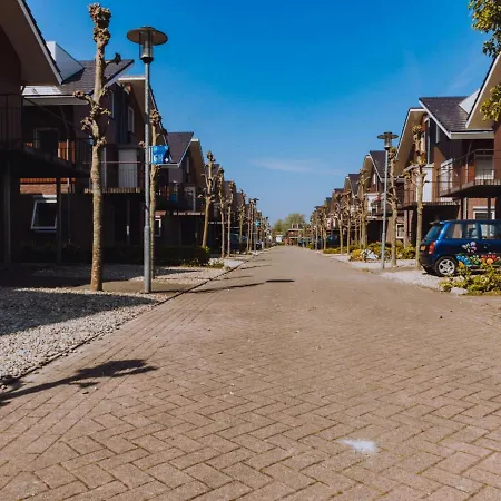 Apartmán De Meerparel-4 *