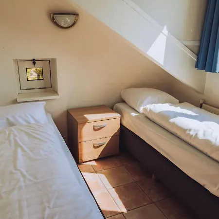 De Meerparel-4 *